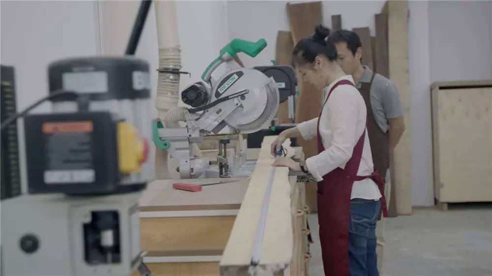 從企業(yè)高管到木匠樂師 高學(xué)歷精英的別樣人生選擇